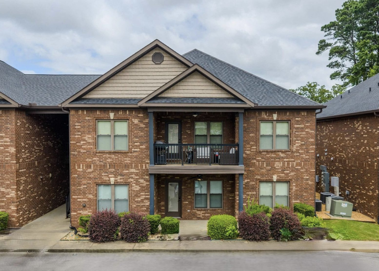 Existing apartment building at 1930 North Reynolds Road, Bryant, Arkansas — proposed site of the True North Bryant Recovery Campus